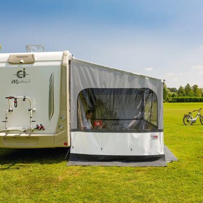 Side_W_Pro_F45_F65_F80_Sivupaneeli_ikkunalla_225_280cm