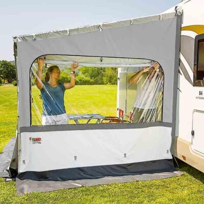 Sivu_W_Pro_Shade_sivupaneeli_vasemmalla_pimennys_f_awning_F45__F80__F65L