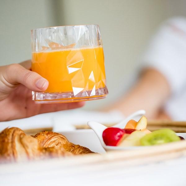 T99_229B_Koziol_Viskilasi_Club_No_2_25_cl_Vari_clear_1_jpeg