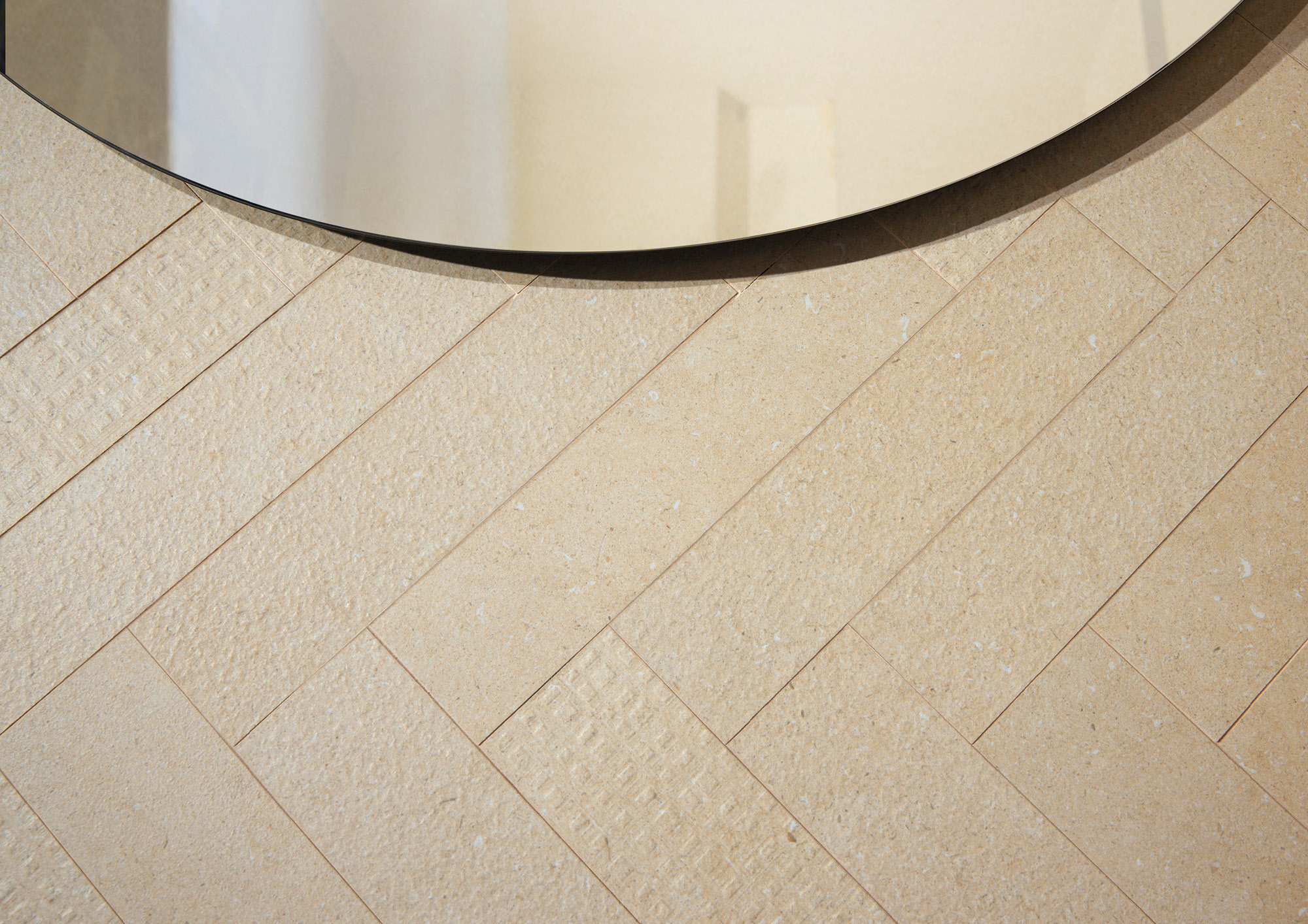 12_Moon-Cream_gallery