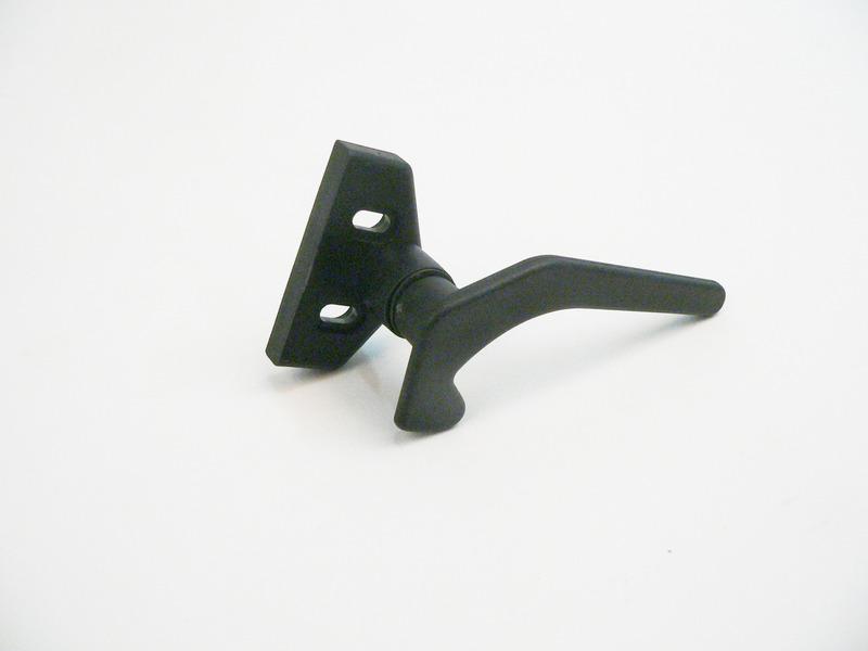 2410010893_Ikkunasalpa_musta_ruuvikiinnitys_reikien_vali_20mm_Polyplastic_jpg